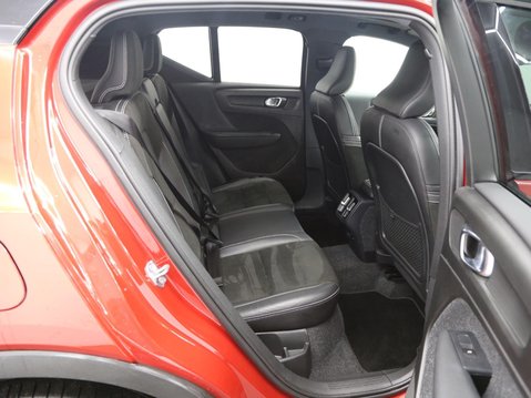 Volvo XC40 2.0 D4 First Edition Auto AWD Euro 6 (s/s) 5dr 23
