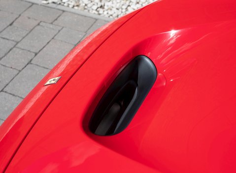 Ferrari F8 Tributo 28