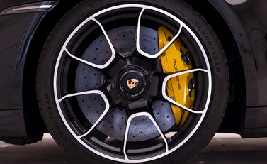 Porsche 911 Turbo S (992) 8