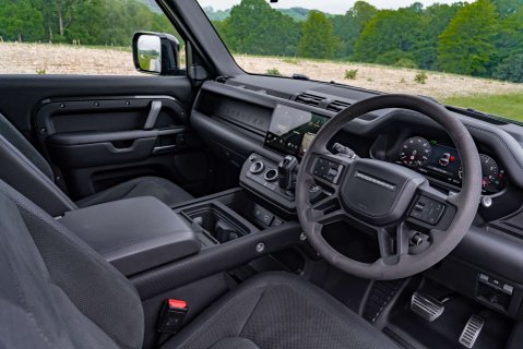 Land Rover Defender V8 Carpathian Edition 10