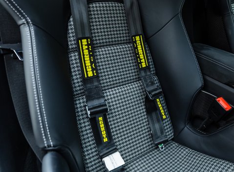 Porsche Cayman GT4 (718) 16