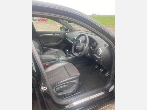 Audi A3 TDI S LINE BLACK EDITION 7