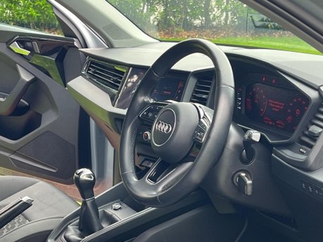 Audi A1 SPORTBACK TFSI TECHNIK 26