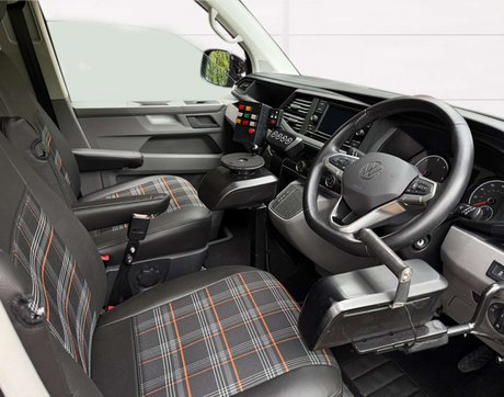 Volkswagen Transporter 2.0 Transporter SE TDI Semi-Auto 5dr 4