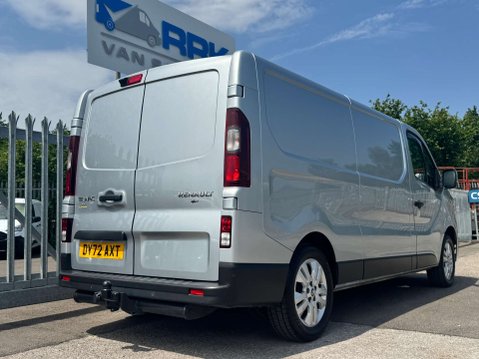 Renault Trafic 2.0 dCi Blue LL30 Sport Panel Van 5dr Diesel Manual L2 H1 Euro 6 (s/s) (130 32
