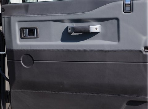 Land Rover Defender 90 Autobiography Edition 22