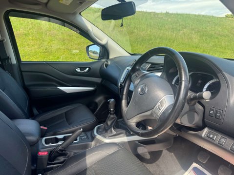 Nissan Navara 2.3 Navara Tekna dCi 4WD 5dr 7