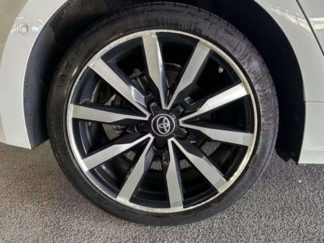 Toyota Corolla 2.0 Corolla GR Sport HEV CVT 5dr 35