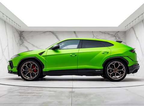 Lamborghini Urus PERFORMANTE 5