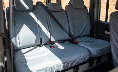 Land Rover Defender 110 Heritage Station Wagon 24