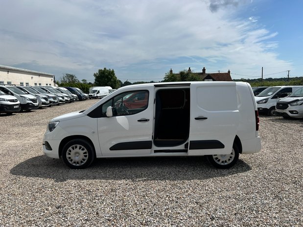 Vauxhall Combo LWB L2H1 (SOLD) Low Roof Sportive 2300 Air Con Sensors EURO 6 NO VAT 13