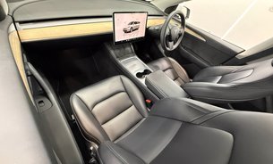 Tesla Model Y LONG RANGE AWD TOW BAR One Owner GROK AI Adaptive LEDs Pano Roof VAT Q 9
