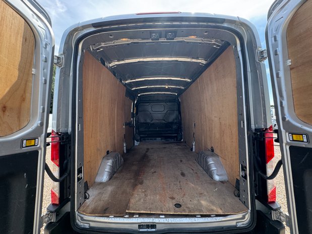 Ford Transit LWB L3H2 [SOLD KH] Medium Roof Trend 350 Air Con Alloys Sensors EURO 6 9