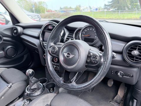 Mini Hatch COOPER D [CHILI + MEDIA XL PACKS] 11