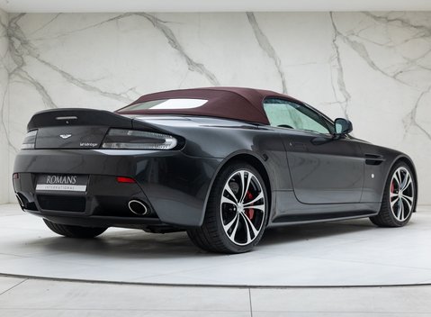 Aston Martin V12 Vantage ROADSTER 9