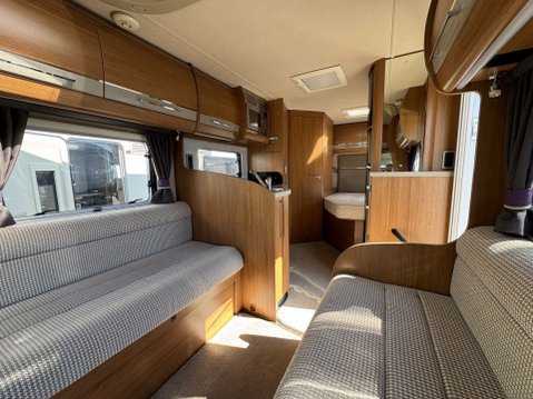 Auto-Trail Tracker fb 2