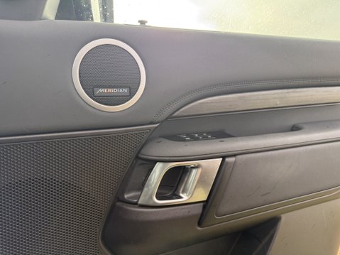 Land Rover Discovery SDV6 HSE 26