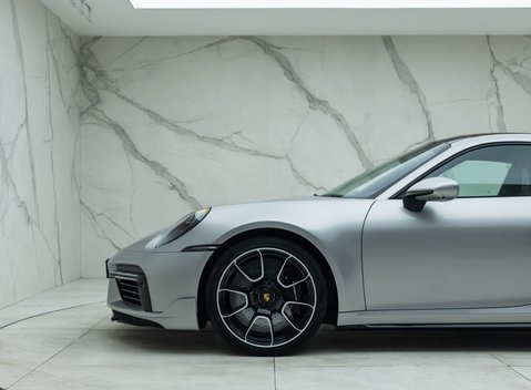 Porsche 911 Turbo S (992) 38