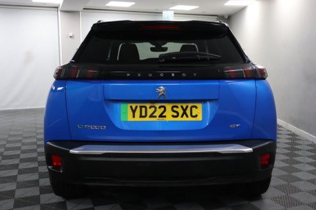 Peugeot 2008 GT PREMIUM 8