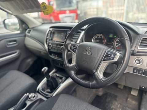 Mitsubishi L200 DI-D 4WD TITAN DCB "0 OWNERS" 11