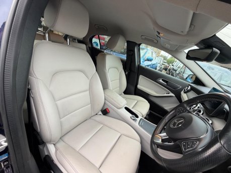 Mercedes-Benz GLA GLA 200 SPORT PREMIUM 8