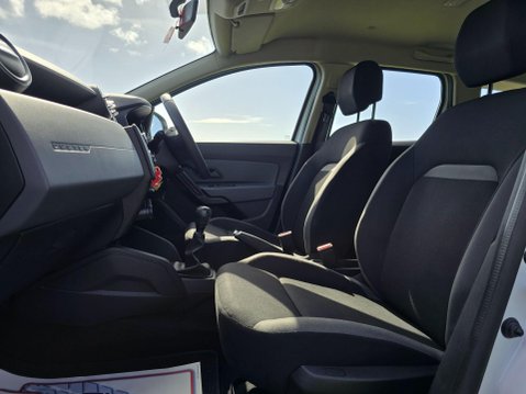 Dacia Duster 1.0 TCe Essential Euro 6 (s/s) 5dr 37