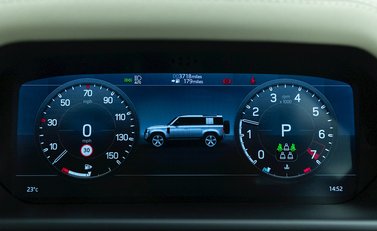 Land Rover Defender 110 XS Edition P400 19