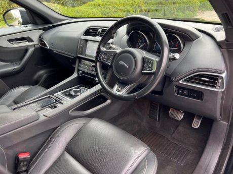 Jaguar F-Pace 2.0 D180 R-Sport Auto AWD Euro 6 (s/s) 5dr 18