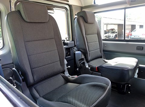 Land Rover 90 County 18