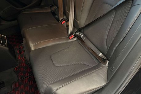 Audi A4 2.0 TFSI S line Estate 5dr Petrol S Tronic quattro Euro 5 (s/s) (211 ps) 17