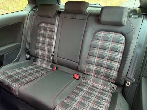 Volkswagen Golf 2.0 Golf GTi Performance 3dr 31