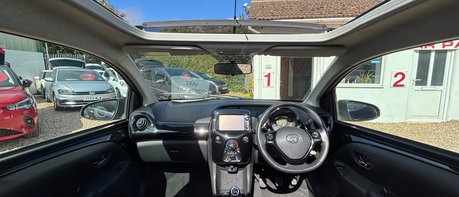 Toyota Aygo VVT-I X-PRESSION..X WAVE..CABRIOLET..LIMITED EDITION.. 8 SERVICES..£20 TAX  1
