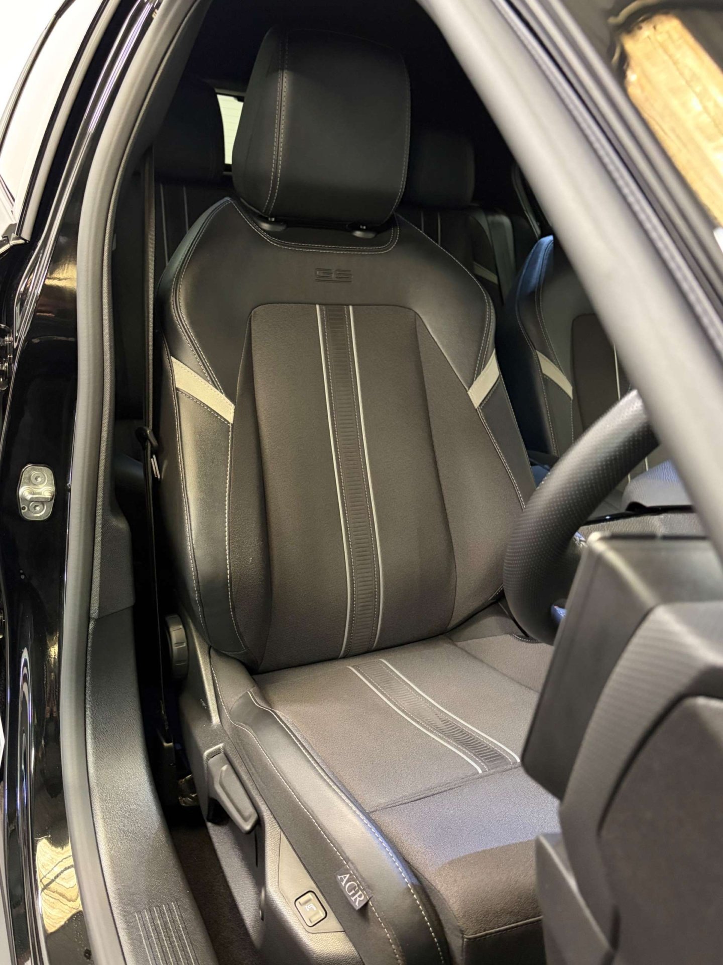 2023 Vauxhall Astra — image 13