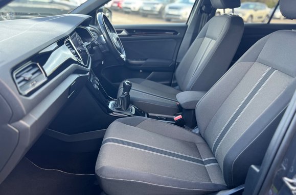 Volkswagen T-Roc BLACK EDITION 1.0 TSI 25