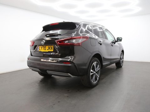 Nissan Qashqai 1.3 DIG-T N-Connecta Euro 6 (s/s) 5dr 5