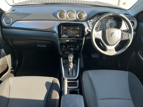 Suzuki Vitara SZ-T 10