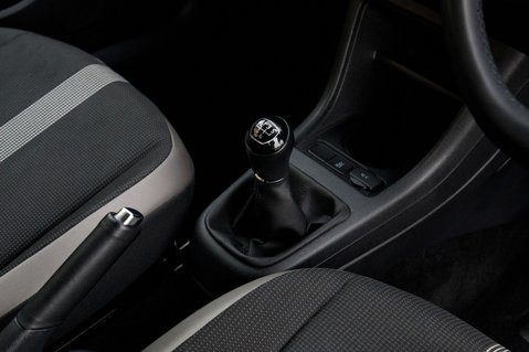 Volkswagen Up HIGH UP TSI 29