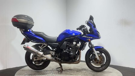 Yamaha FZS 2003 HIGH MILES RUNNING PROJECT BIKE SPARES OR REPAIR 600CC