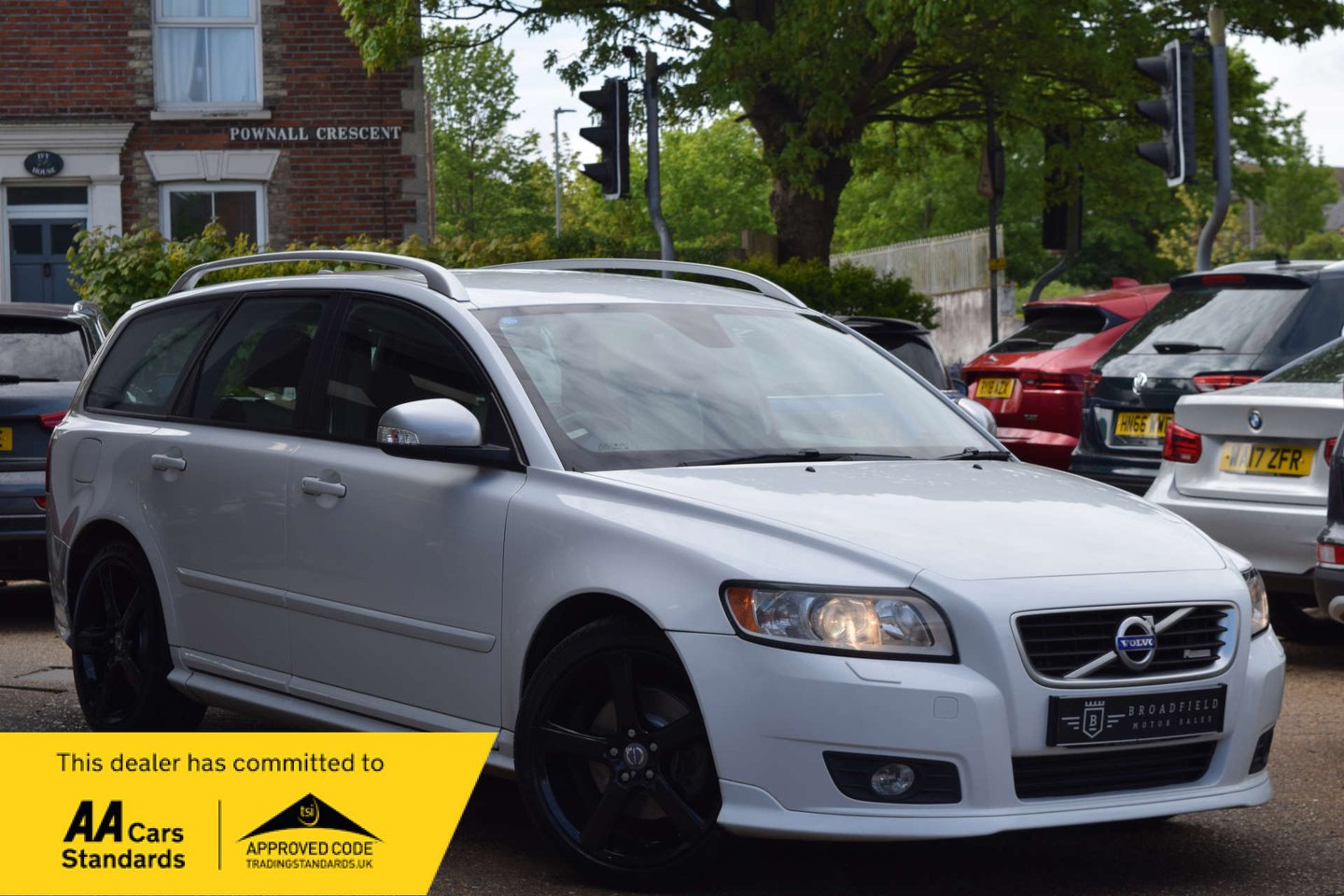 Volvo V50 listing photo