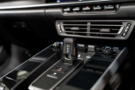 Porsche 911 TURBO S PDK. SPORTS CHRONO. HEATED & VENTILATED SEATS. PCCBS. SPORT EXHAUST 23