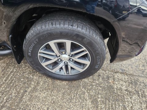 Toyota Hilux INVINCIBLE X 4WD D-4D DCB 10