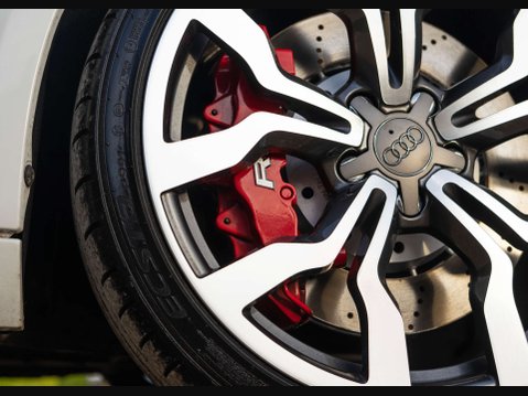Audi R8 5.2 R8 Spyder Quattro V10 Semi-Auto 4WD 2dr 24