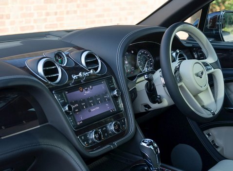 Bentley Bentayga V8 Diesel 17