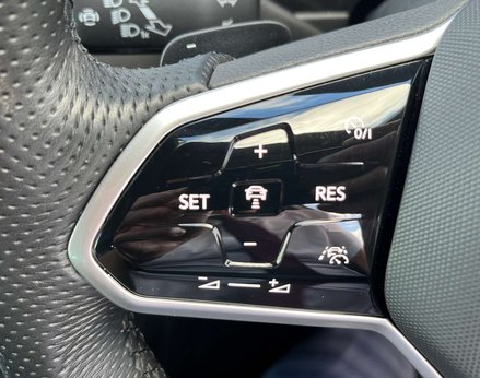 Volkswagen Tiguan 2.0 Tiguan R-Line TDI Semi-Auto 5dr 79