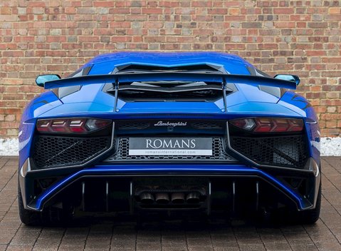 Lamborghini Aventador SV LP 750-4 Coupe 5