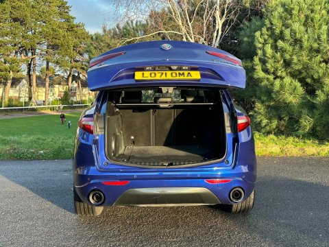 Alfa Romeo Stelvio 2.0T Veloce Auto Q4 AWD Euro 6 (s/s) 5dr 11