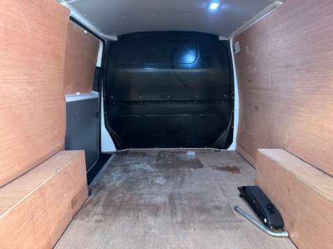 Volkswagen Transporter 2.0 Transporter T28 Highline TDI 32