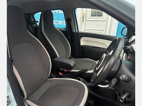 Renault Twingo 0.9 TCe ENERGY Dynamique Hatchback 5dr Petrol Manual Euro 6 (s/s) (90 ps) 9