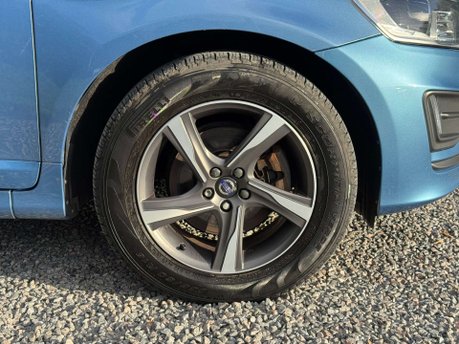 Volvo XC60 2.4 XC60 R-Design Luxury Nav D4 AWD Auto 4WD 5dr 13