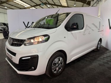Vauxhall Vivaro 1.5 Vivaro F2700 Sportive S/S 2